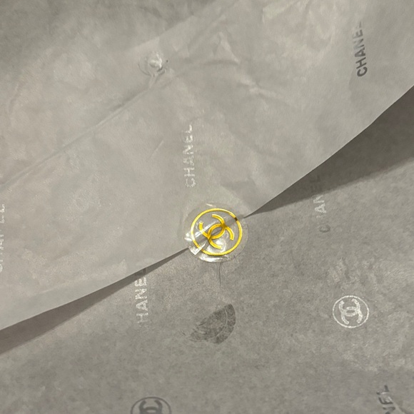 NWT Chanel Brown Suede Crossbody Bag with White CC Logo gift with purchase - Picture 8 of 9